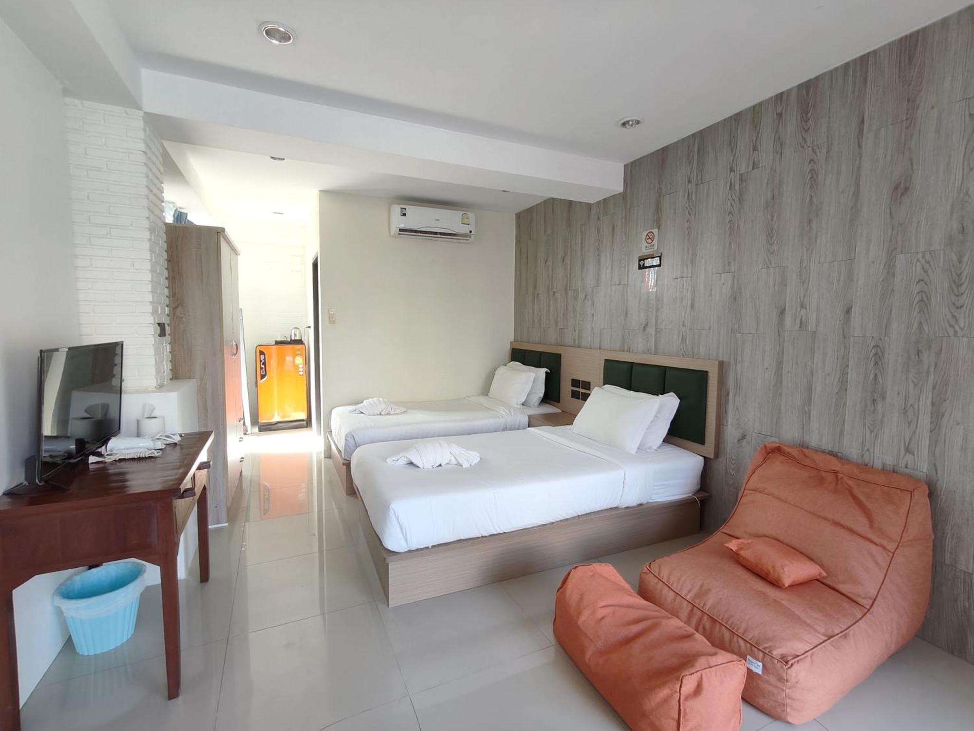 Baankasemsuk Resort 般咔 深宿 Patong المظهر الخارجي الصورة