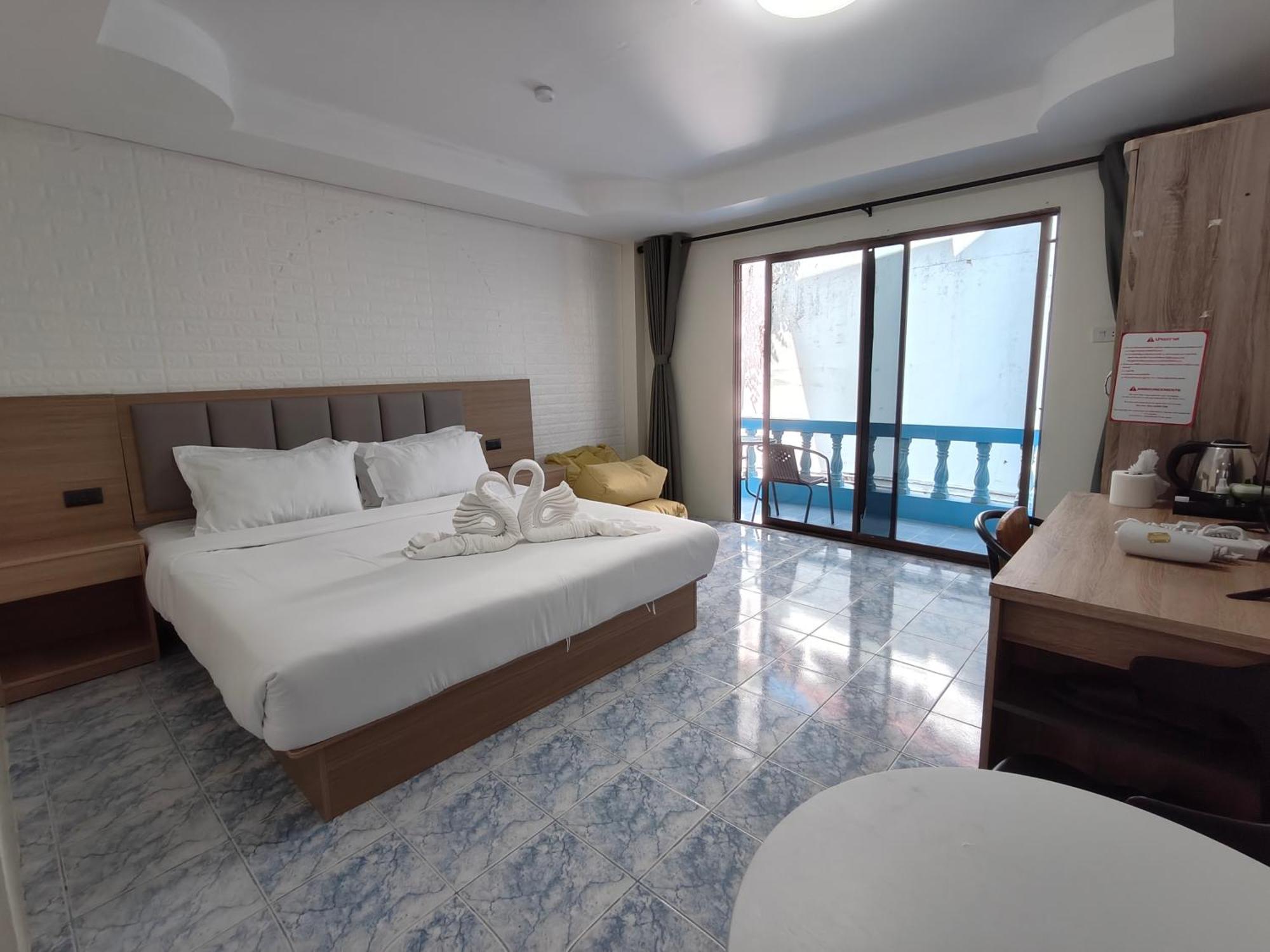 Baankasemsuk Resort 般咔 深宿 Patong المظهر الخارجي الصورة