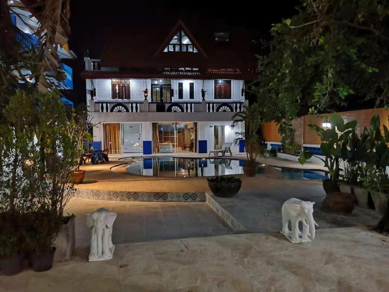 Baankasemsuk Resort 般咔 深宿 Patong المظهر الخارجي الصورة